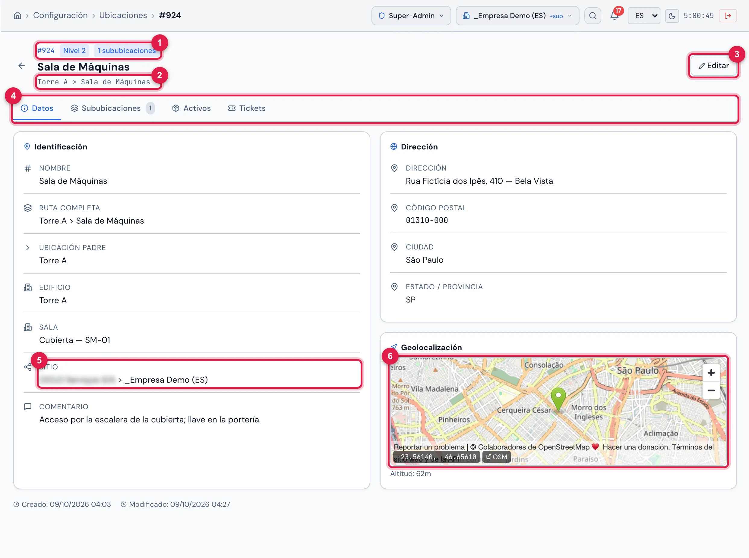Ficha de la ubicación, pestaña Datos: Identificación (nombre, ruta completa, ubicación padre, edificio, sala, sitio), Dirección y Geolocalización con el mapa; al pie, las fechas de creación y de modificación.