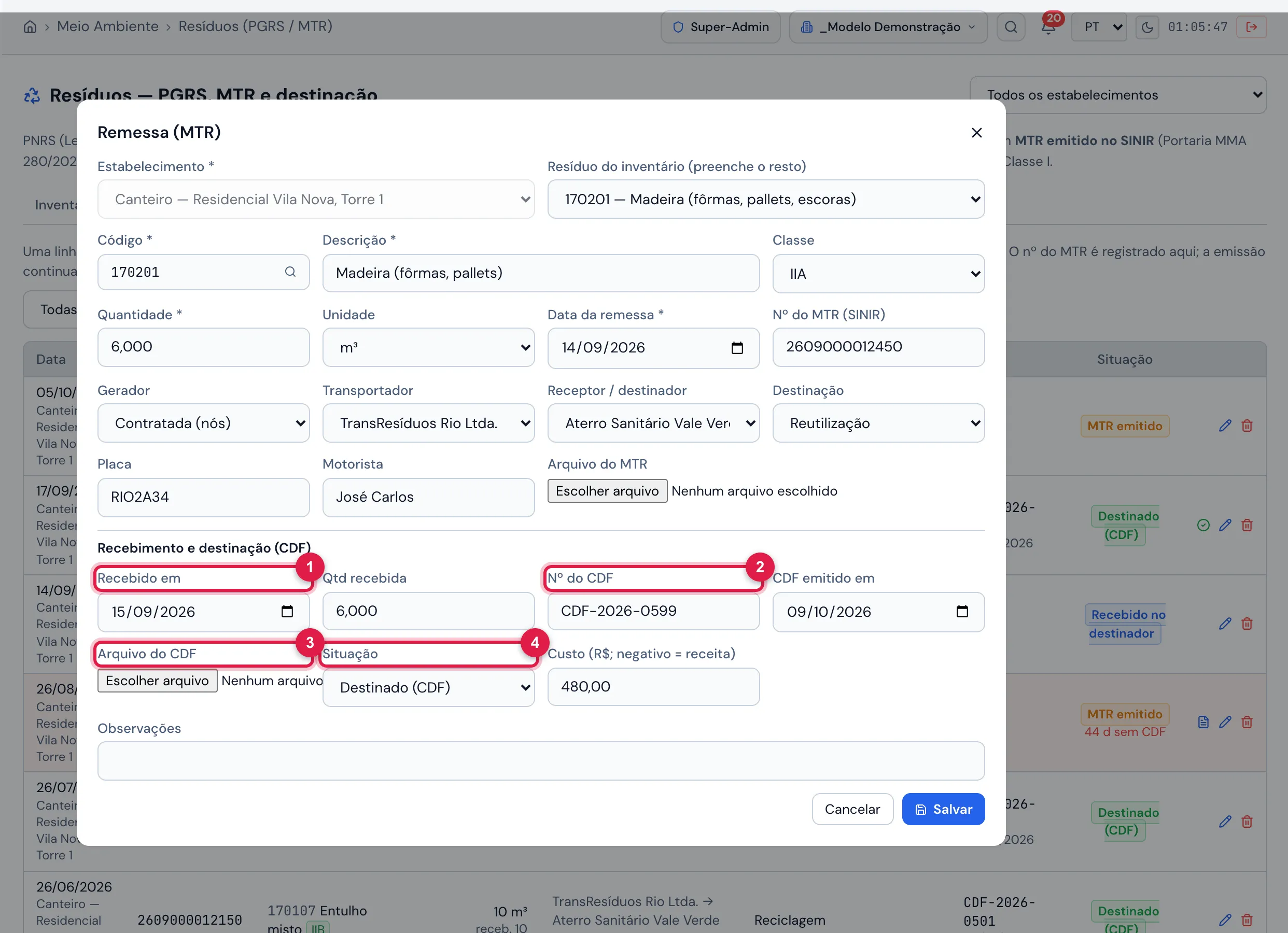 Registrar o CDF: o lápis da remessa de madeira (MTR 2609000012450, já Recebido no destinador) abre a janela Remessa (MTR). No bloco Recebimento e destinação (CDF): Recebido em e Qtd recebida já preenchidos, o Nº do CDF, CDF emitido em, o Arquivo do CDF e a Situação escolhida como Destinado (CDF) — na edição a situação não muda sozinha. Clique em Salvar.