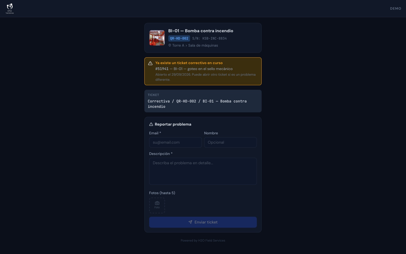 H2O web: la página pública del QR de la bomba contra incendios BI-01, con tag, número de serie y ubicación del equipo, el aviso del ticket correctivo en curso y el formulario con correo electrónico, descripción y hasta 5 fotos.